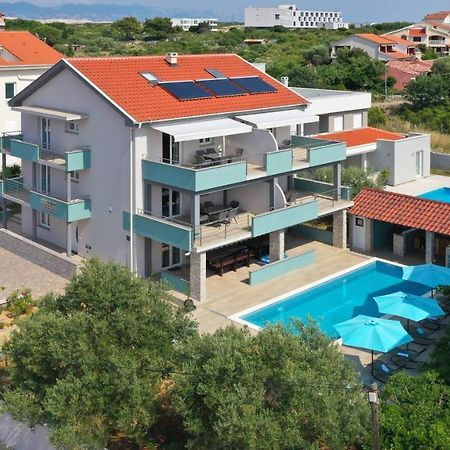 Apartmani "Villa Barbara" โนวาลยา ภายนอก รูปภาพ