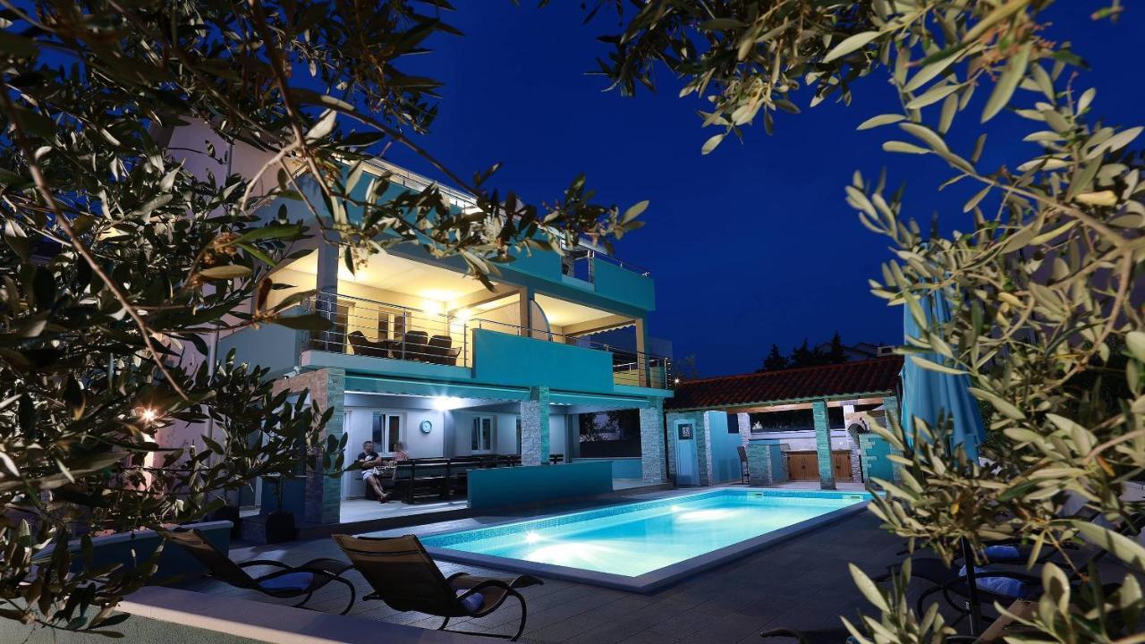 Apartmani "Villa Barbara" โนวาลยา ภายนอก รูปภาพ