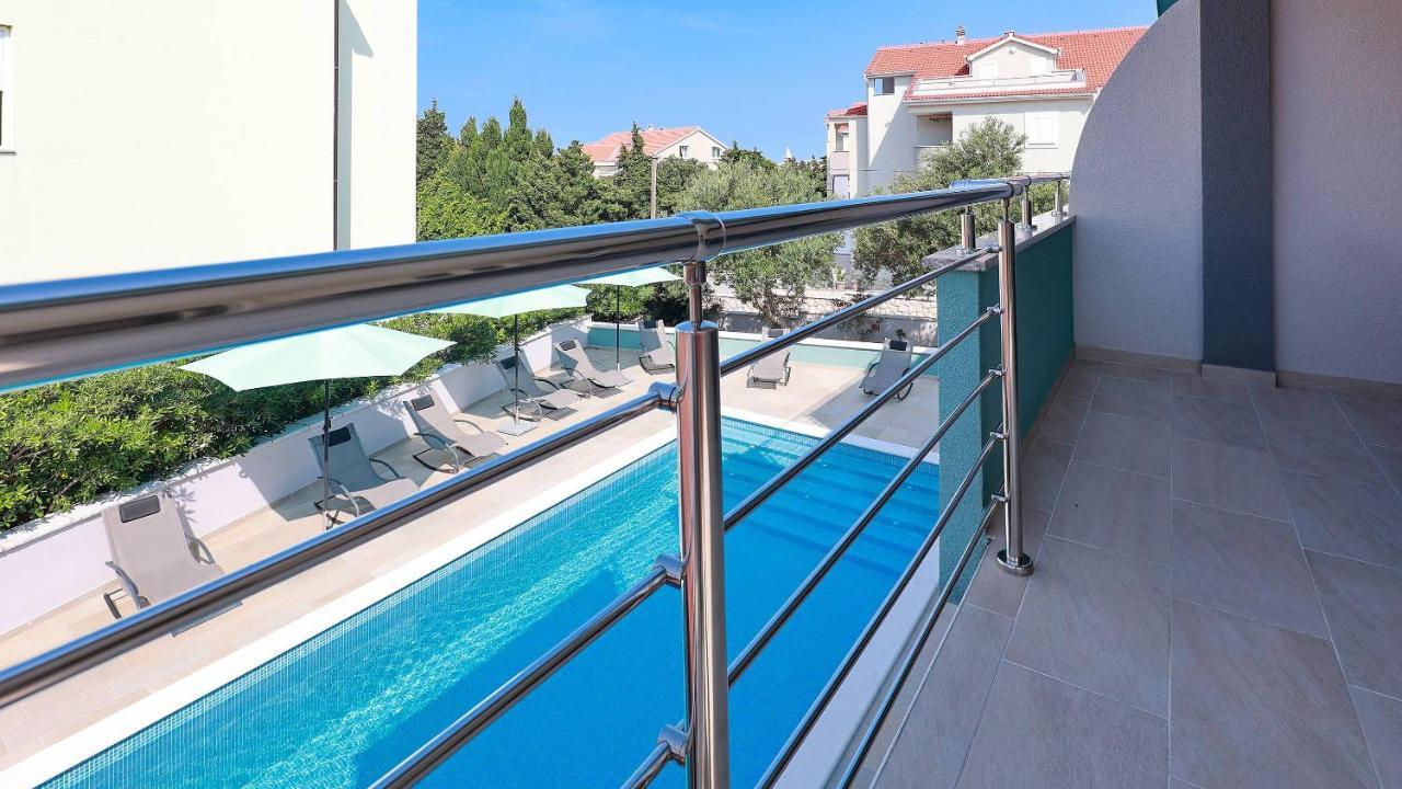 Apartmani "Villa Barbara" โนวาลยา ภายนอก รูปภาพ