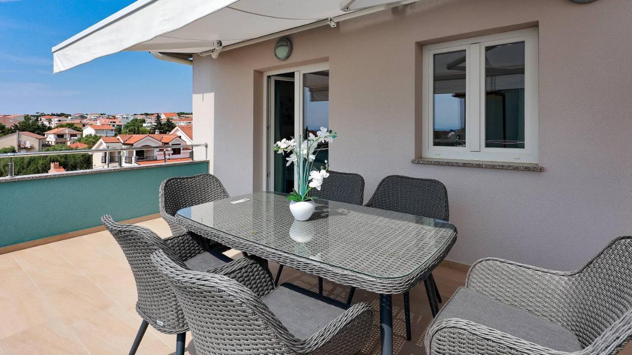 Apartmani "Villa Barbara" โนวาลยา ภายนอก รูปภาพ