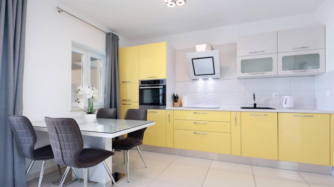 Apartmani "Villa Barbara" โนวาลยา ภายนอก รูปภาพ