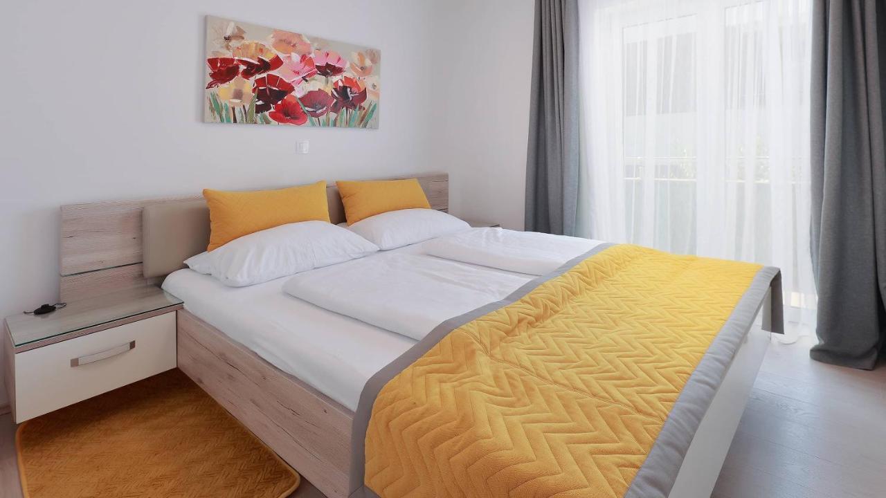 Apartmani "Villa Barbara" โนวาลยา ภายนอก รูปภาพ