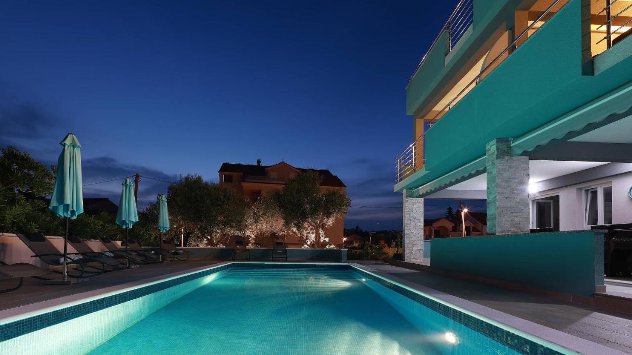 Apartmani "Villa Barbara" โนวาลยา ภายนอก รูปภาพ