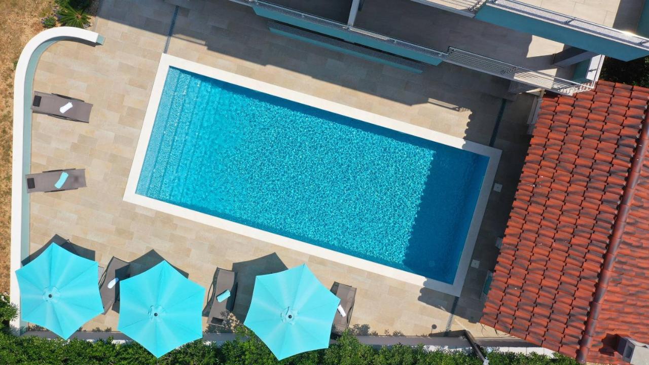Apartmani "Villa Barbara" โนวาลยา ภายนอก รูปภาพ