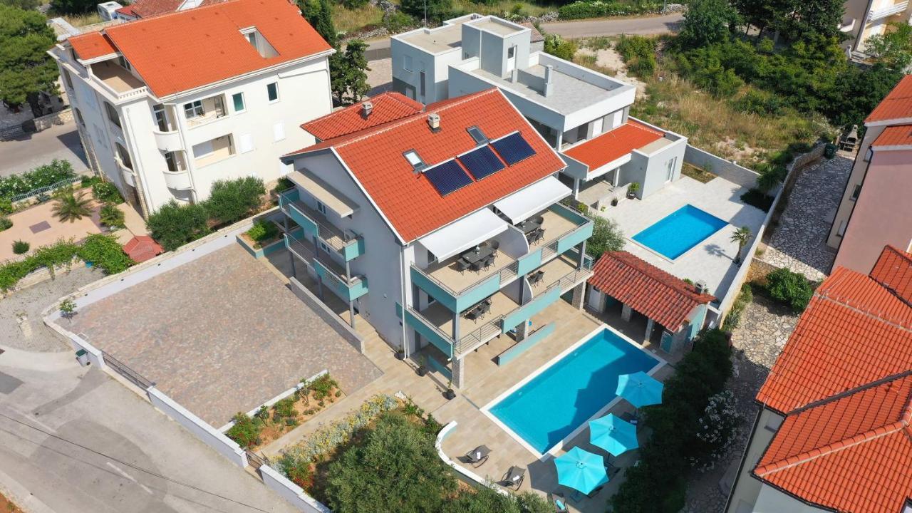 Apartmani "Villa Barbara" โนวาลยา ภายนอก รูปภาพ