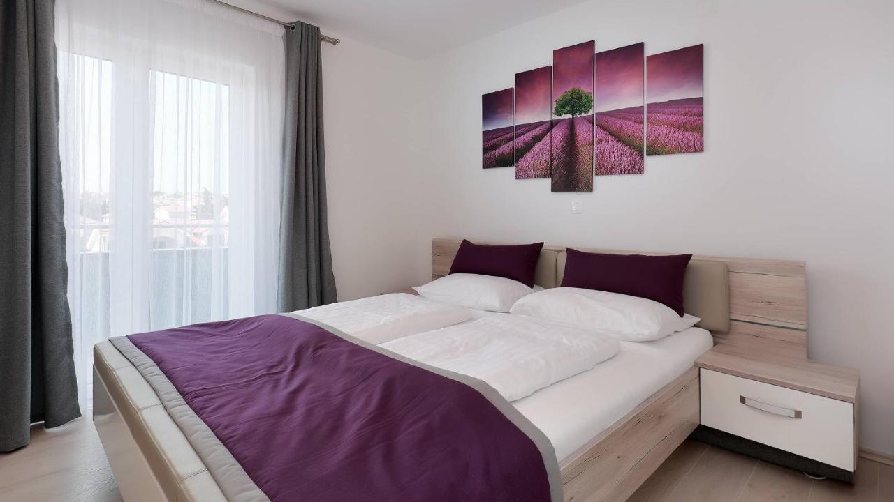 Apartmani "Villa Barbara" โนวาลยา ภายนอก รูปภาพ