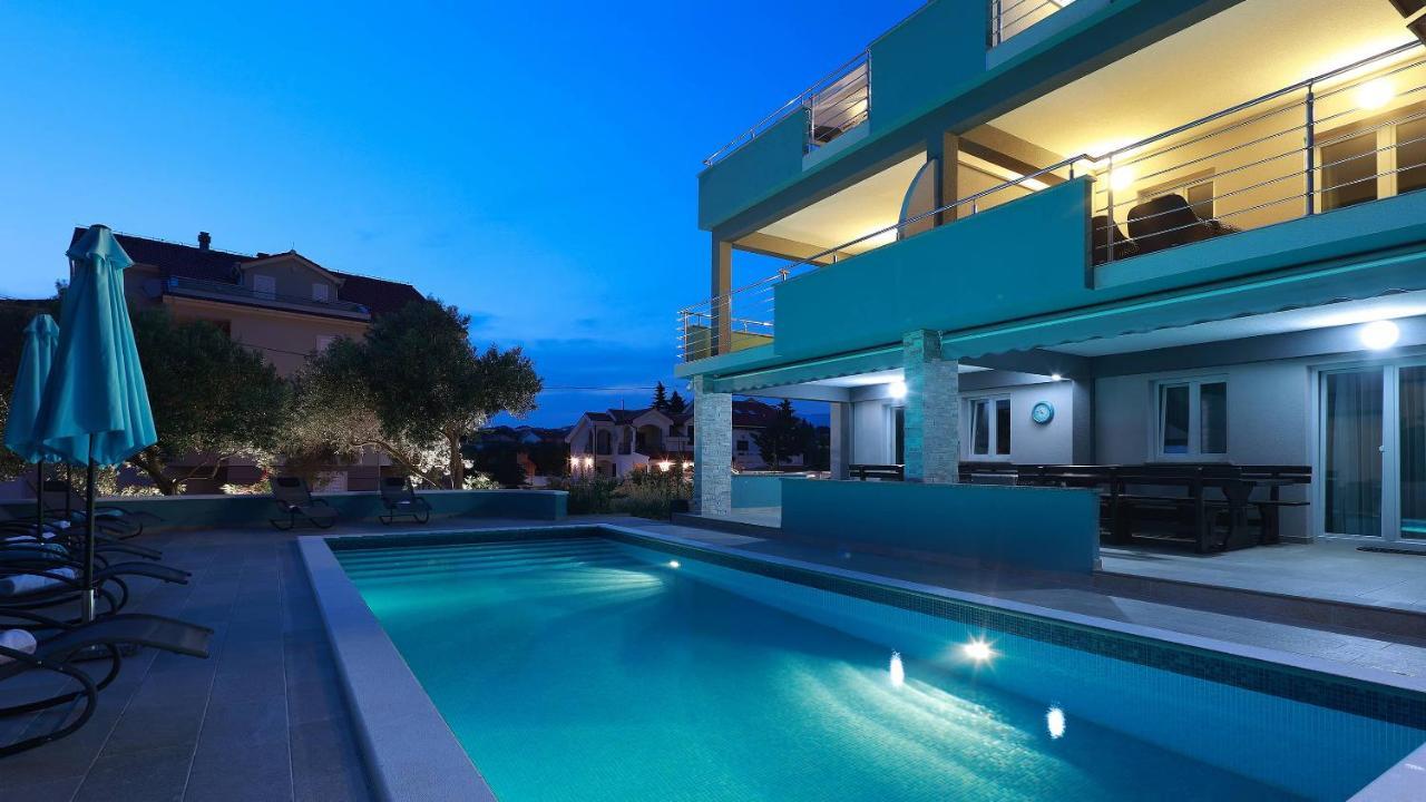 Apartmani "Villa Barbara" โนวาลยา ภายนอก รูปภาพ