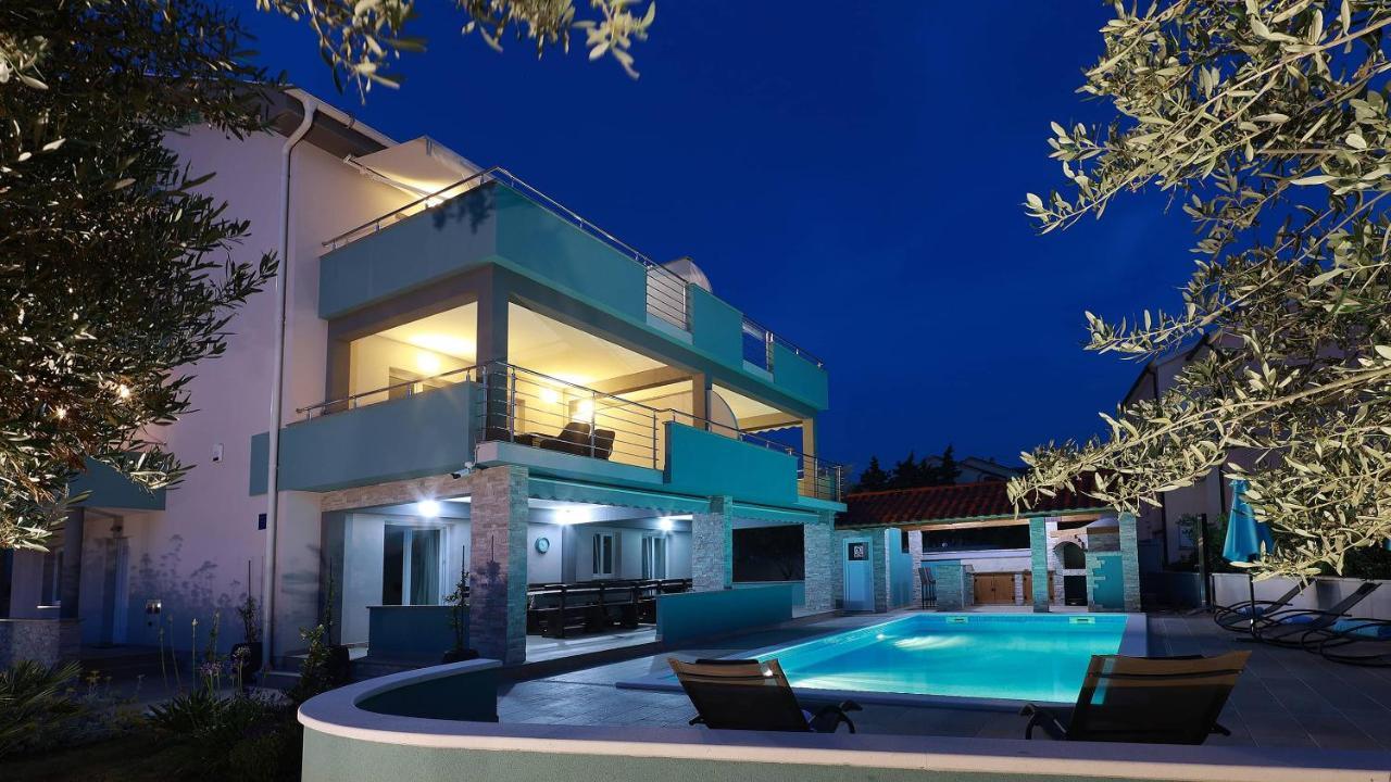Apartmani "Villa Barbara" โนวาลยา ภายนอก รูปภาพ