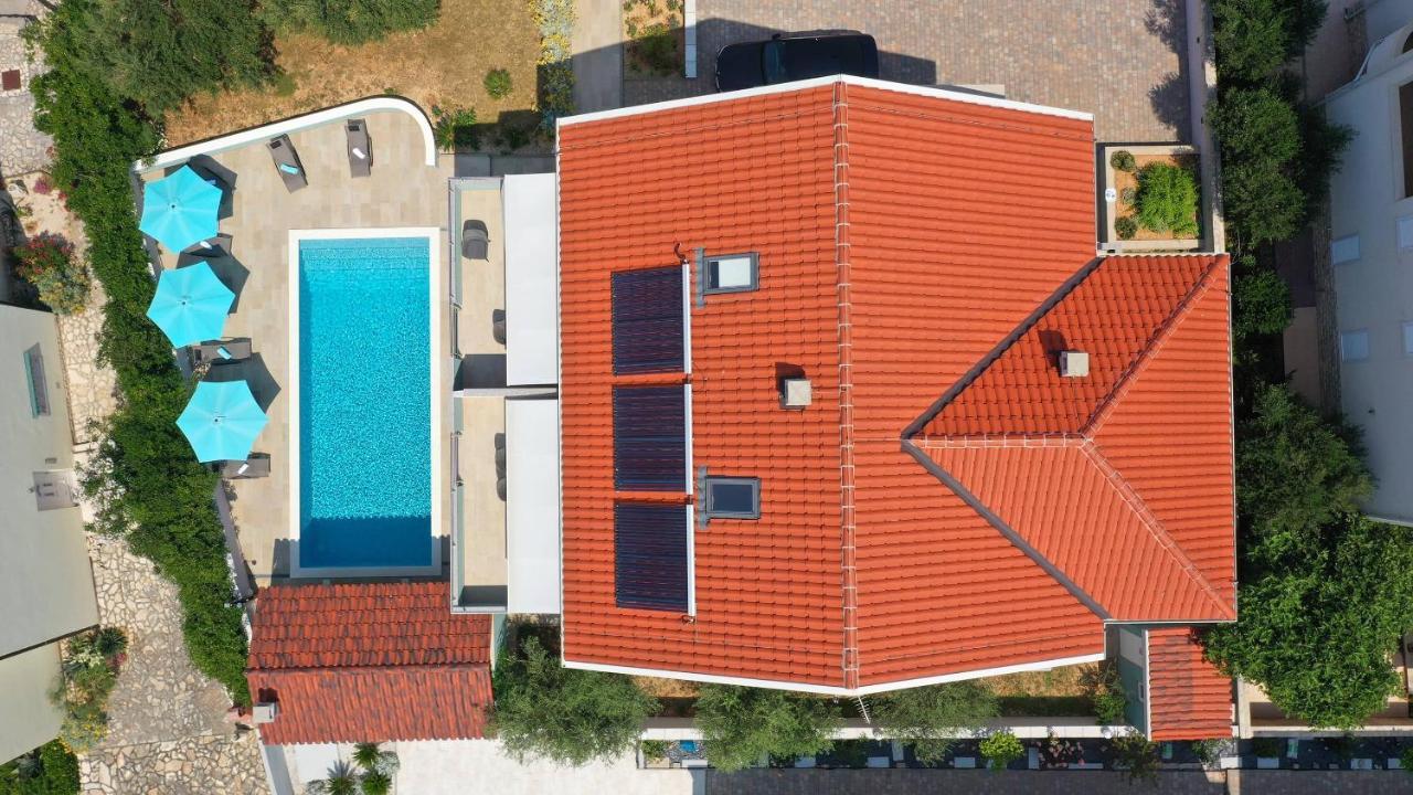Apartmani "Villa Barbara" โนวาลยา ภายนอก รูปภาพ