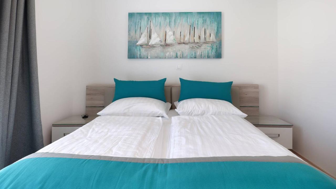 Apartmani "Villa Barbara" โนวาลยา ภายนอก รูปภาพ