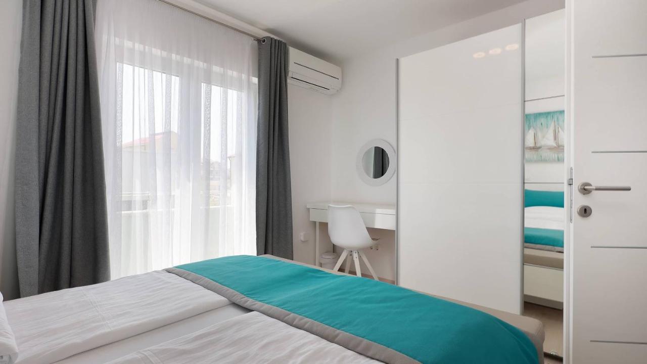 Apartmani "Villa Barbara" โนวาลยา ภายนอก รูปภาพ