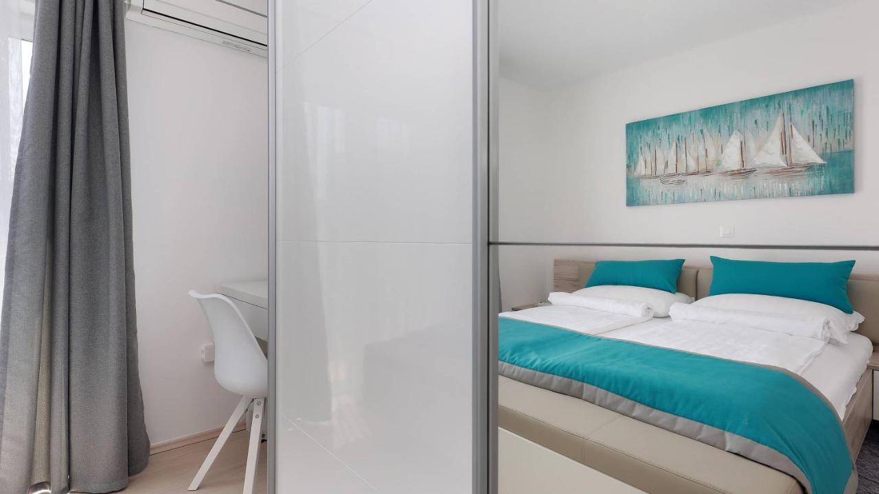 Apartmani "Villa Barbara" โนวาลยา ภายนอก รูปภาพ