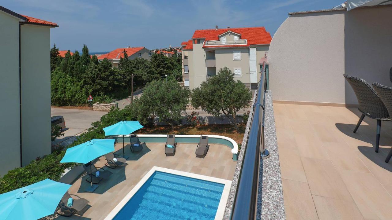 Apartmani "Villa Barbara" โนวาลยา ภายนอก รูปภาพ