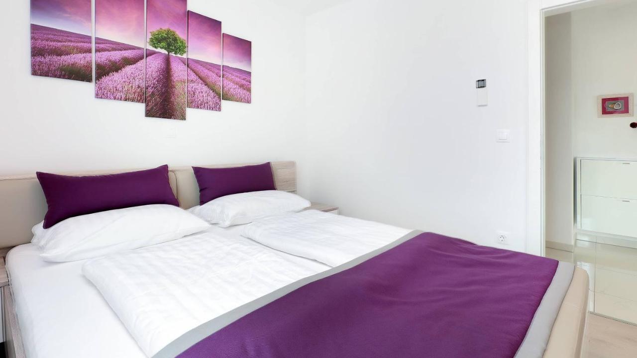 Apartmani "Villa Barbara" โนวาลยา ภายนอก รูปภาพ