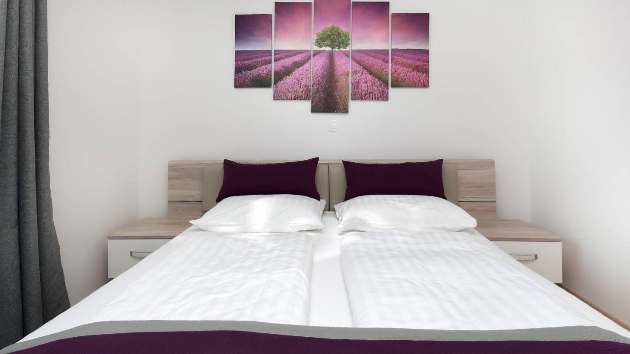 Apartmani "Villa Barbara" โนวาลยา ภายนอก รูปภาพ