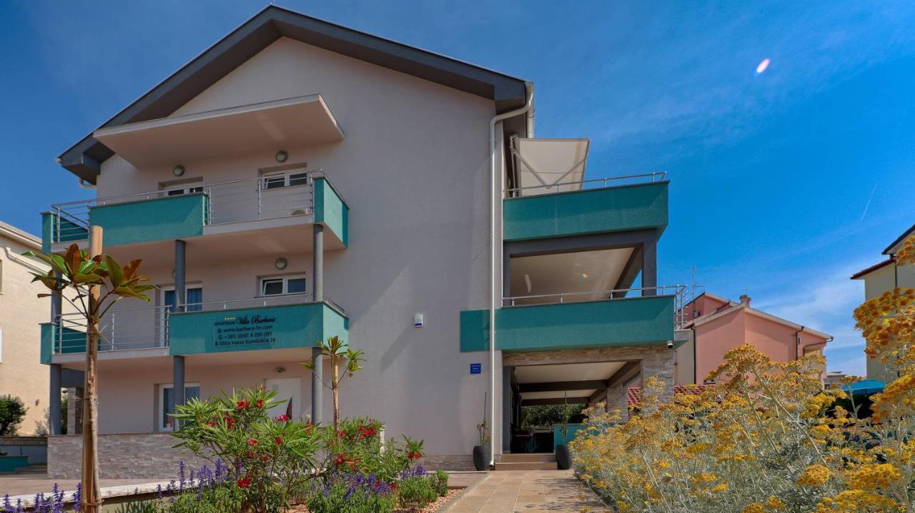 Apartmani "Villa Barbara" โนวาลยา ภายนอก รูปภาพ