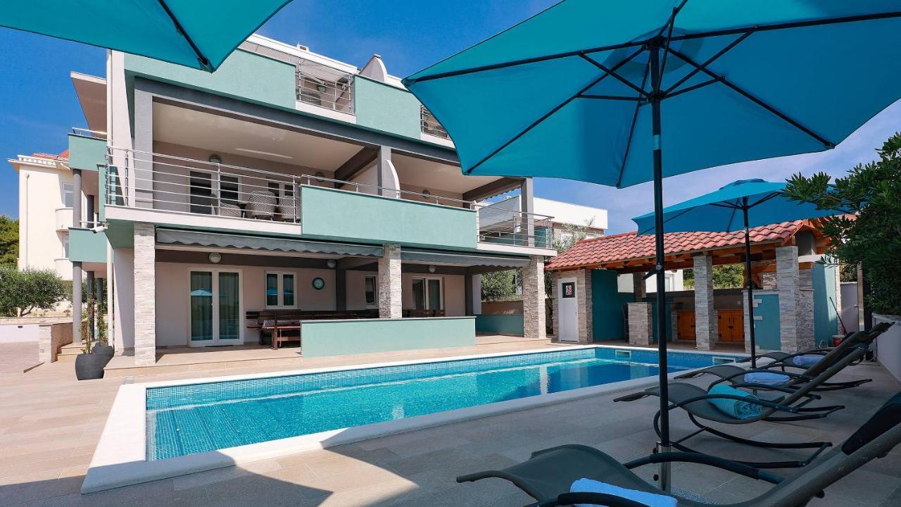 Apartmani "Villa Barbara" โนวาลยา ภายนอก รูปภาพ