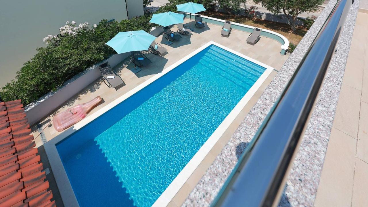 Apartmani "Villa Barbara" โนวาลยา ภายนอก รูปภาพ